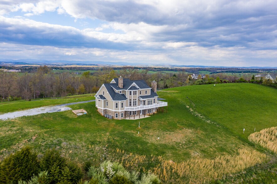 More Photos Of 243 Barrenridge rd, Staunton Specialty For Sale