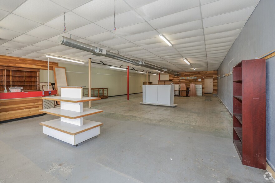 More Photos Of 140 E Main St, Pawhuska General Retail For Sale
