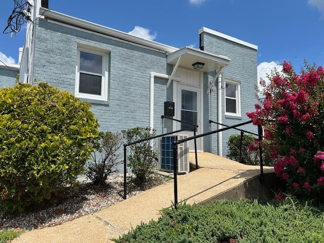 More Photos Of 616 Campbell Ave, Altavista Office For Lease