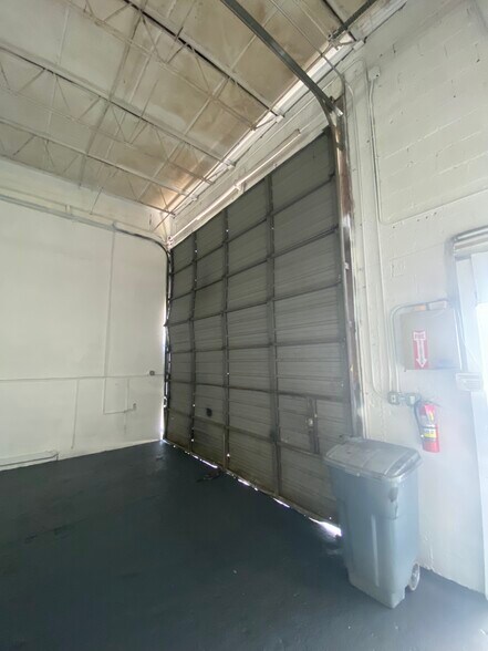 More Photos Of 5712 SW 25th St, West Park Warehouse For Lease