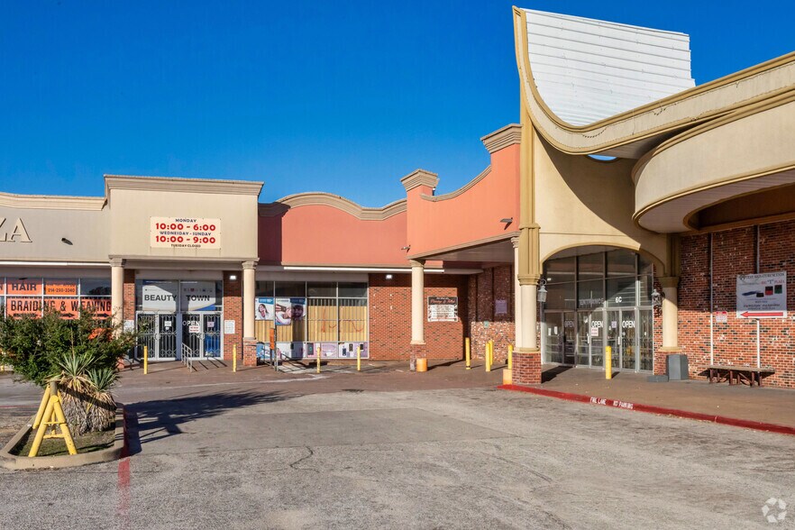 More Photos Of 4515 Village Fair Dr, Dallas General Retail For Sale