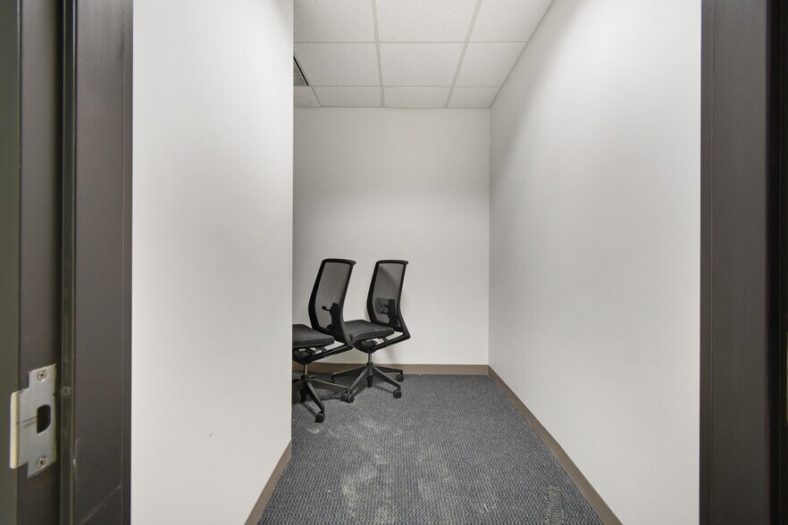 More Photos Of 9512 Sunbeam Center Dr, Jacksonville Office For Lease