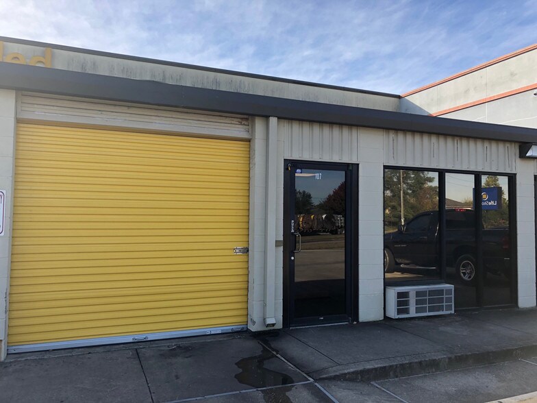 More Photos Of 802 E Richey Rd, Houston Self Storage For Lease