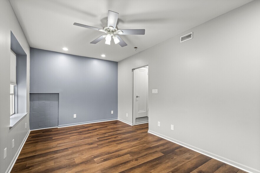 More Photos Of 5920 Chase Rd, Dearborn General Retail For Lease