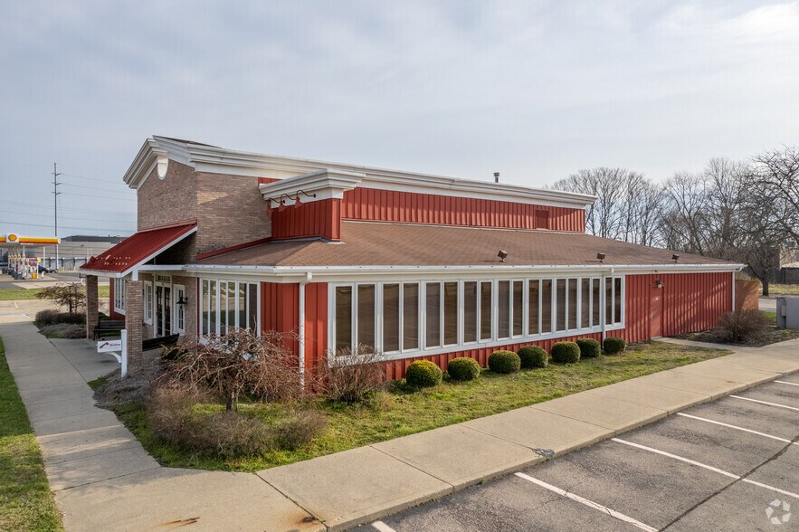 Primary Photo Of 4646 Dixie Hwy, Fairfield Restaurant For Sale