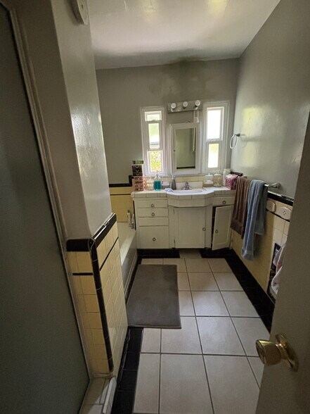 More Photos Of 5620 & 5618 Cartwright Ave, North Hollywood Apartments For Sale