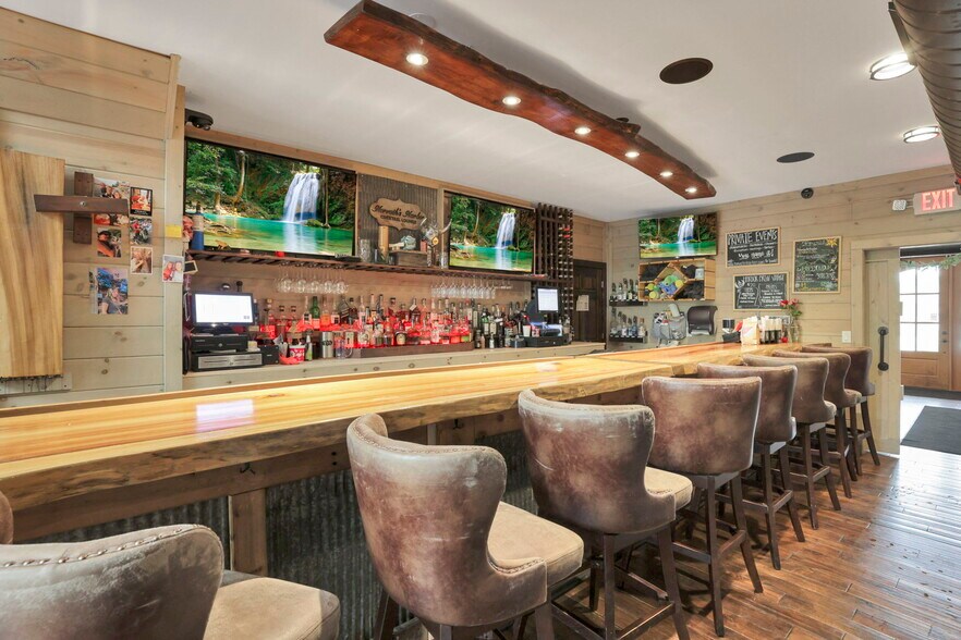 More Photos Of 14675 Zion Rd, Thornville Restaurant For Sale