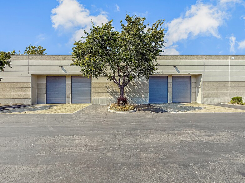 More Photos Of 2362 E Sturgis Rd, Oxnard Warehouse For Sale