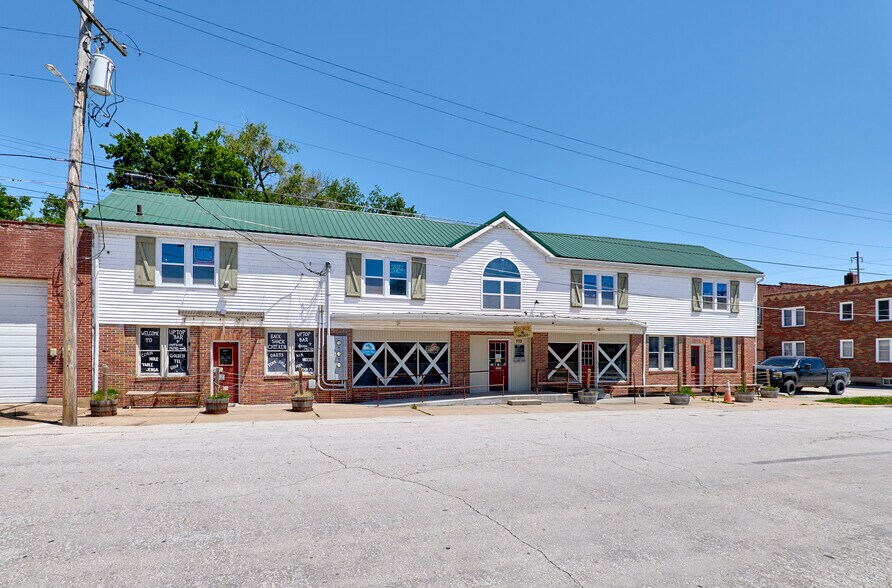 More Photos Of 113 W 5th St, Hermann Storefront Retail Office For Sale