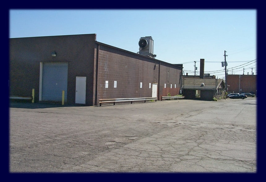 More Photos Of 1384 Hird Ave, Lakewood Loft Creative Space For Sale