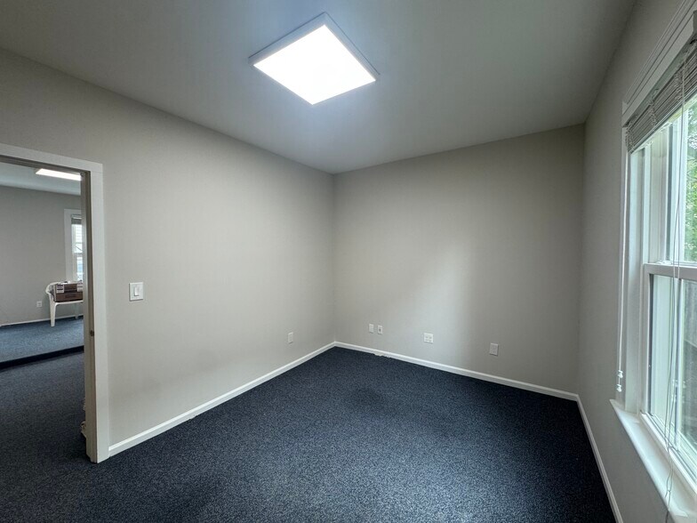 More Photos Of 9 Berkeley St, Norwalk Office Residential For Lease