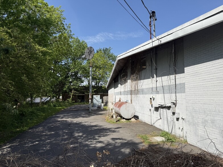 More Photos Of 1231 Norview Ave, Norfolk Auto Repair For Sale