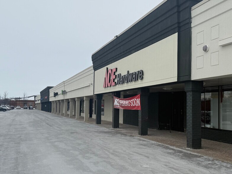 More Photos Of 2040-2140 E Grand Ave, Lindenhurst Unknown For Lease