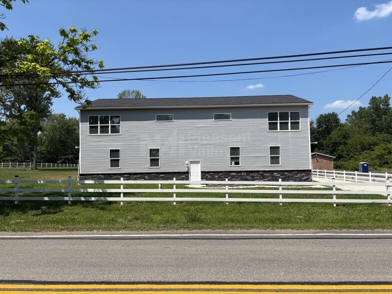 More Photos Of 1627 Krumroy Rd, Akron General Retail For Sale