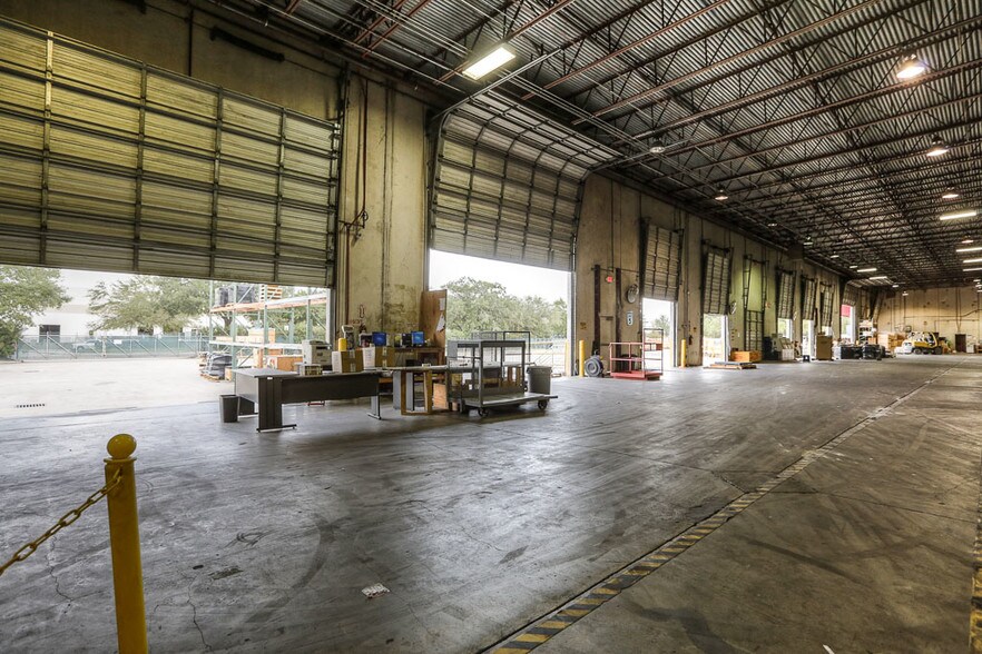 More Photos Of 15490 Vickery Dr, Houston Warehouse For Sale