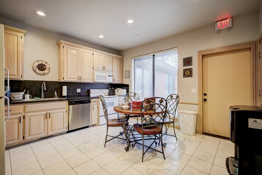 More Photos Of 4832 Richmond Square Dr, Oklahoma City Office For Sale