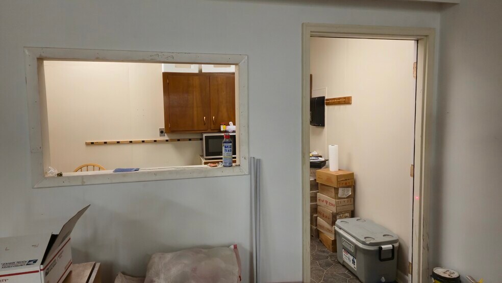 More Photos Of 43 E Bridge St, Spring City Unknown For Lease