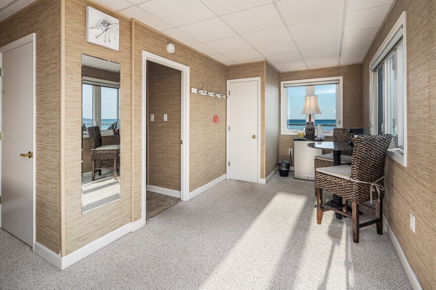 More Photos Of 738 E Main St, Belhaven Hotel For Sale