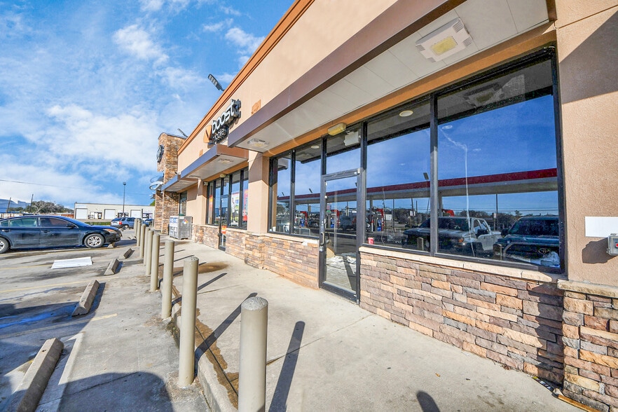 More Photos Of 5417 Anderson Rd, Houston Unknown For Lease