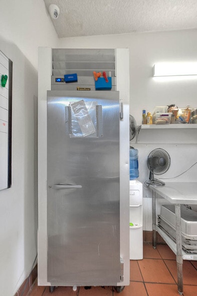 More Photos Of 14901 S Western Ave, Gardena Freestanding For Lease