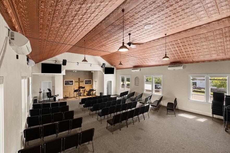 More Photos Of 224 17th Ave S, Nampa Religious Facility For Sale