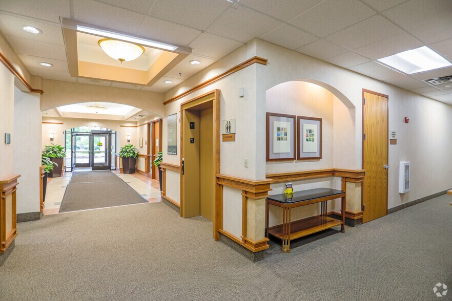 More Photos Of 2850 Curve Crest Blvd, Stillwater Medical For Lease