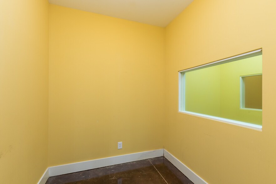 More Photos Of 100 S Greentree Ln, Foley Medical For Sale