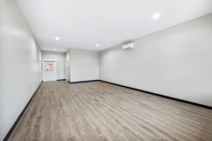 More Photos Of 5210 Seltice Way, Post Falls Industrial For Lease