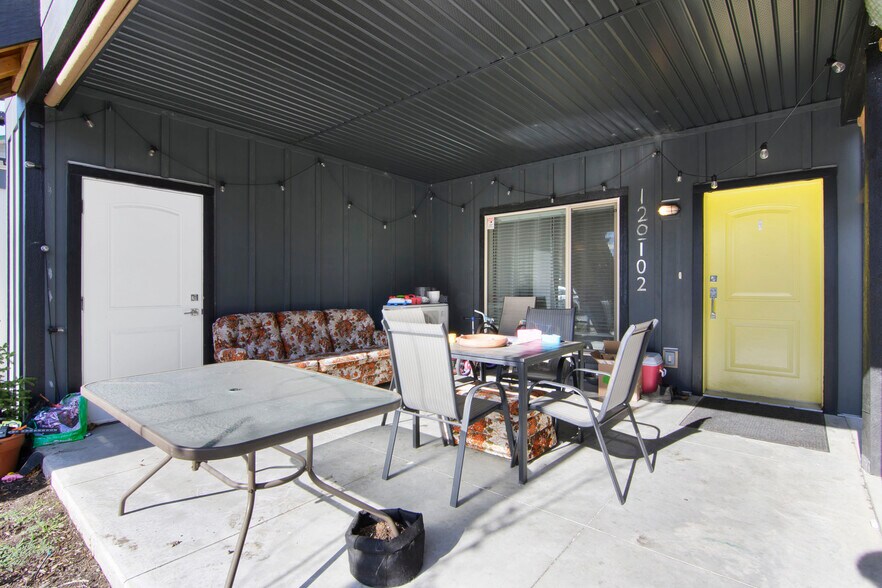 More Photos Of 120 Calgary Av, Penticton Apartments For Sale