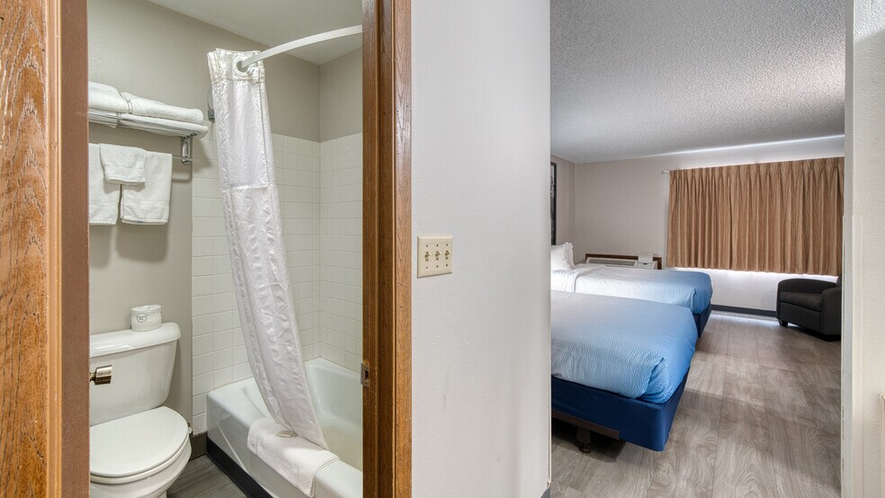 More Photos Of 2600 Whitewood Service Rd, Sturgis Hotel For Sale