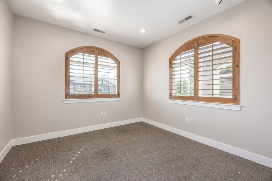 More Photos Of 118 W Winchester St, Murray Specialty For Sale