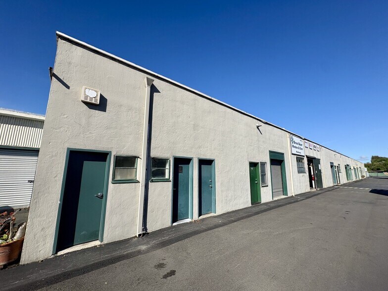 Primary Photo Of 126 San Antonio Cir, Mountain View Freestanding For Lease