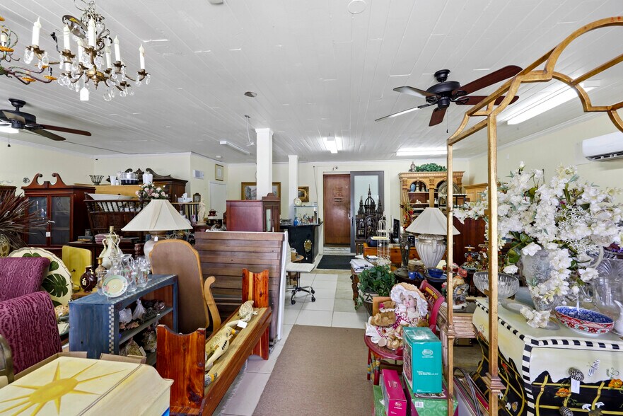 More Photos Of 1358 W Main St, Forest City Warehouse For Sale