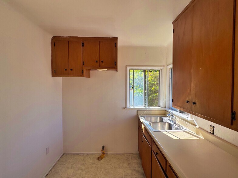 More Photos Of 1852 260th St, Lomita Apartments For Sale