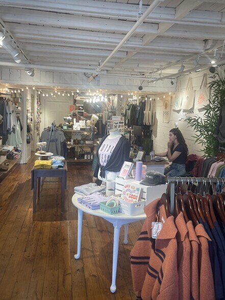 More Photos Of 193 Main St, Middletown General Retail For Lease