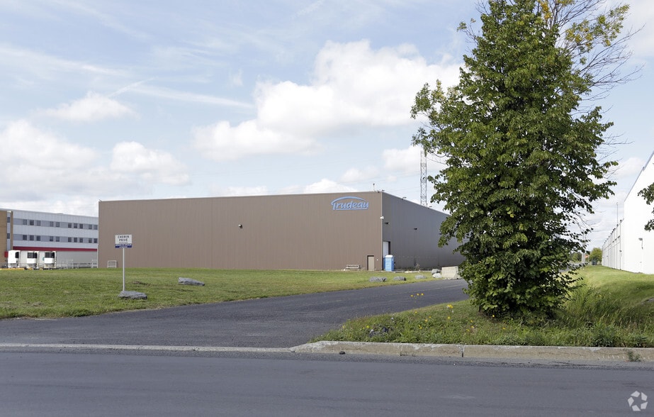 Primary Photo Of 1600 Rue Eiffel, Boucherville Warehouse For Lease