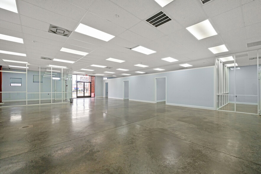 More Photos Of 2613-2617 Executive Point Dr, Monroe Mixed Retail For Sale