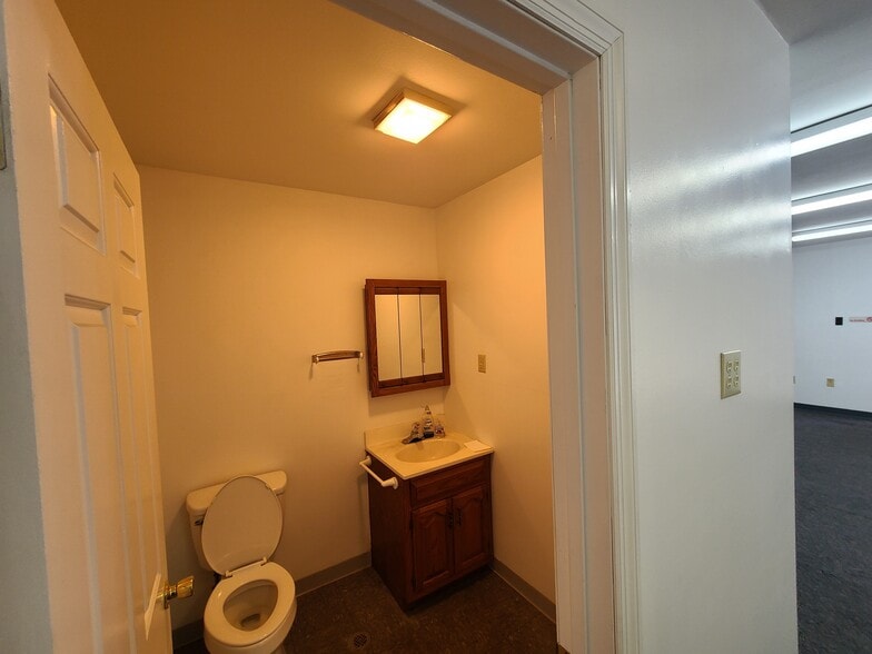 More Photos Of 4649B Russell Ct, High Ridge Office For Lease