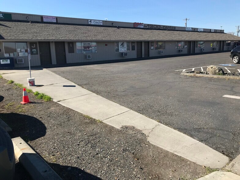 More Photos Of 1300 6th St, Umatilla Storefront Retail Office For Sale