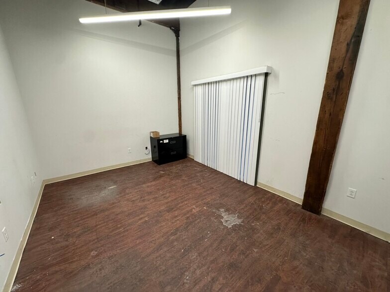 More Photos Of 638 Lake St, Wilson Freestanding For Sale