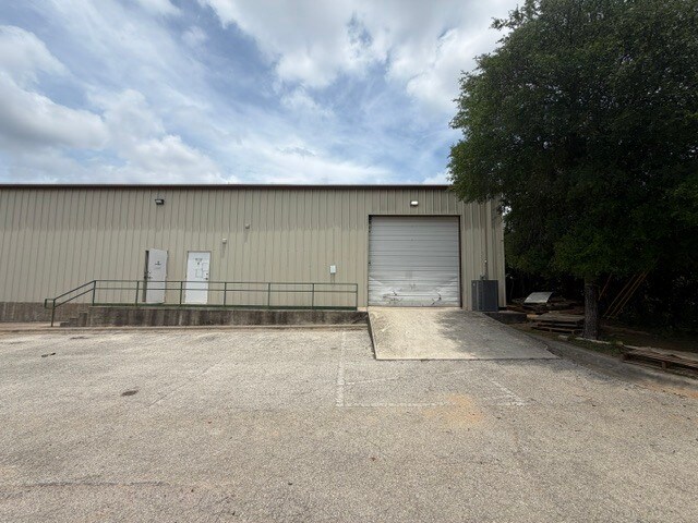 More Photos Of 130 Ralph Ablanedo Dr, Austin Unknown For Lease