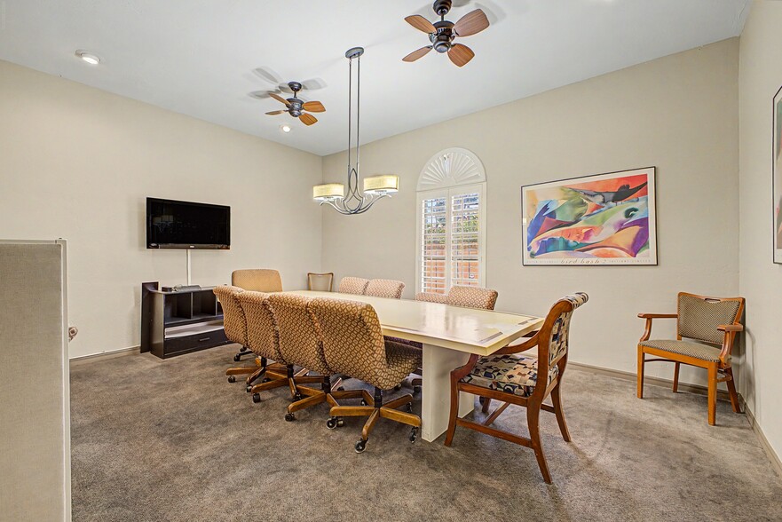 More Photos Of 930 E Osborn Rd, Phoenix Office For Sale