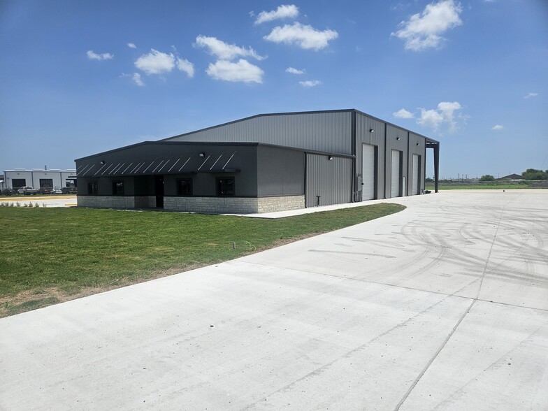 Primary Photo Of 1314 Spindletop Rd, Corpus Christi Industrial For Lease