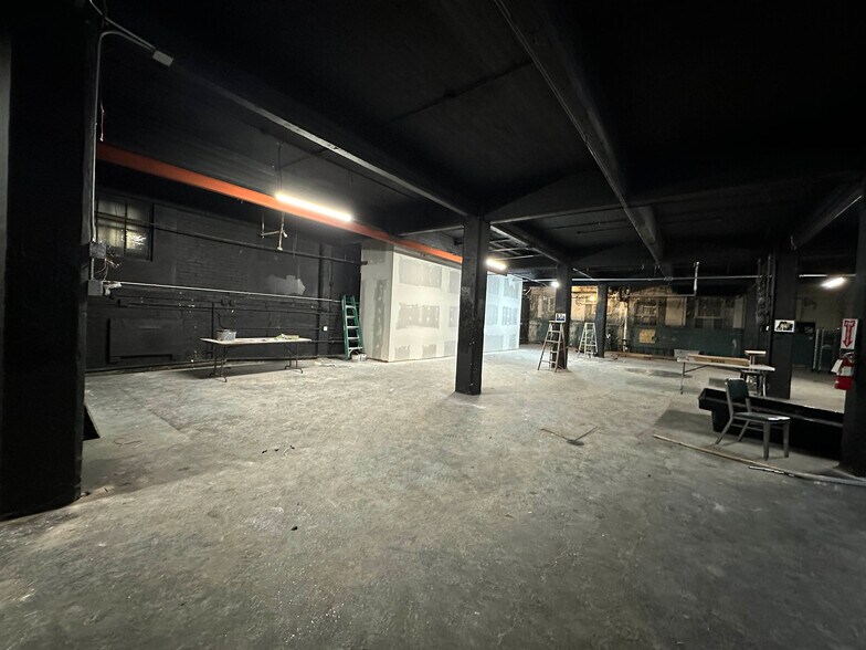More Photos Of 2600-2604 W Fond Du Lac Ave, Milwaukee Manufacturing For Sale