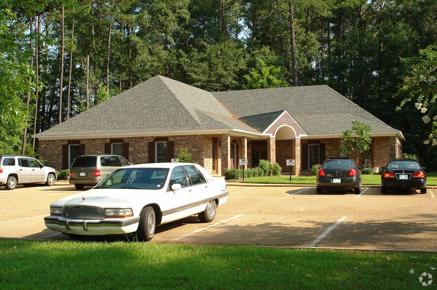 Primary Photo Of 544 Keyway Dr, Flowood Medical For Lease