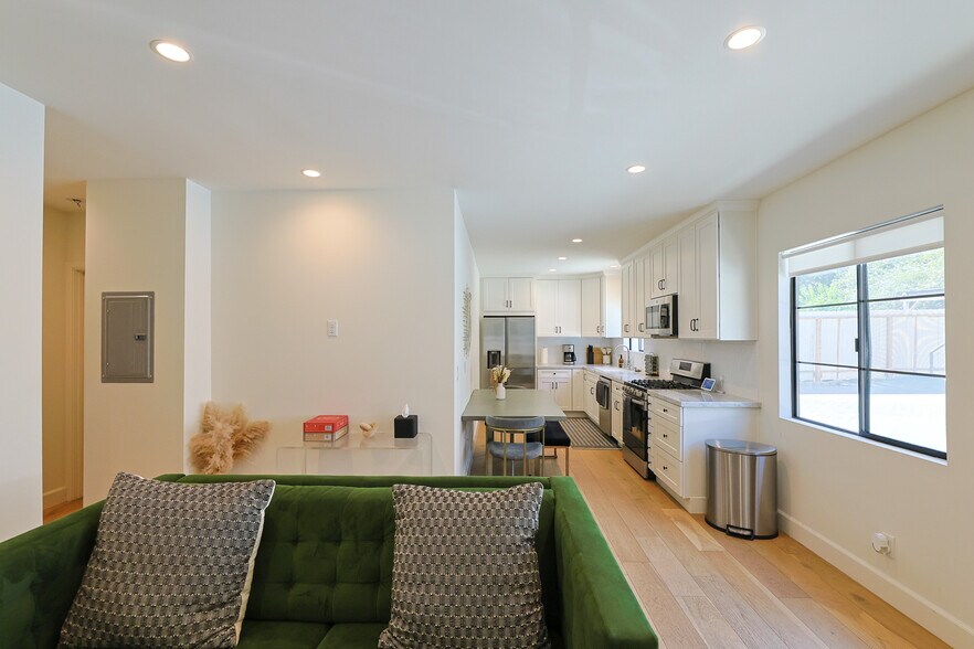 More Photos Of 22227 Pacific Coast Hwy, Malibu Apartments For Sale