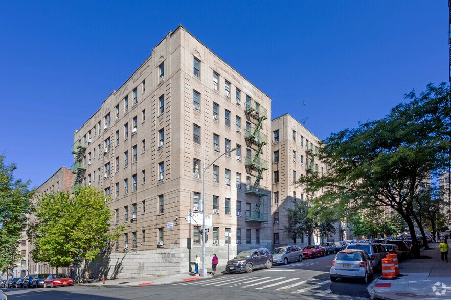 Primary Photo Of 1459 Wythe Pl, Bronx Apartments For Lease