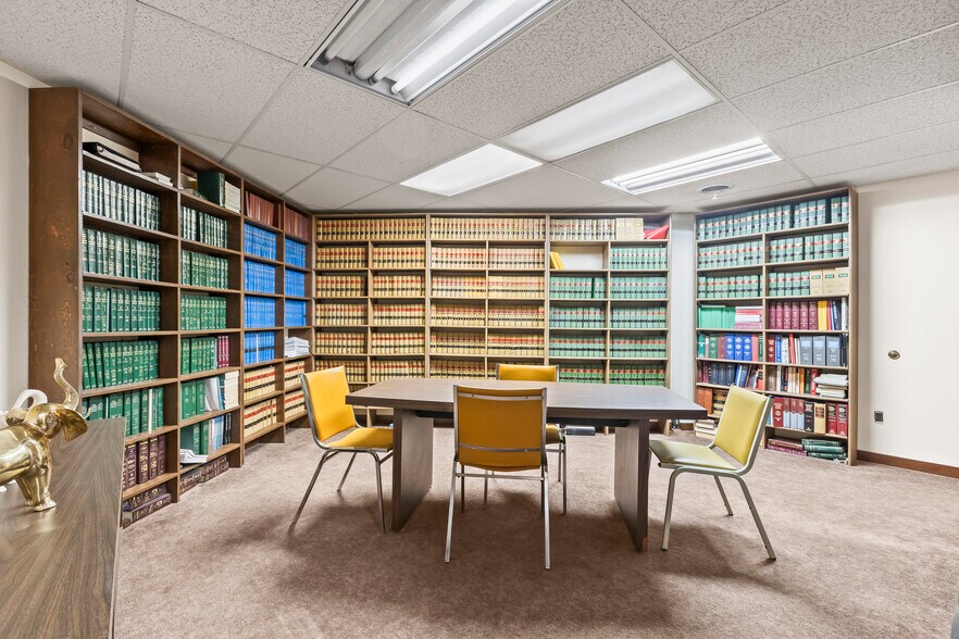 More Photos Of 411-413 N 2nd St, Yakima Office For Sale