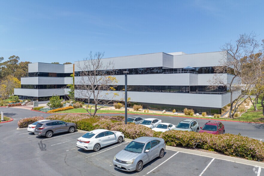 More Photos Of 10089 Willow Creek Rd, San Diego Office For Lease