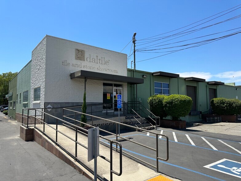 More Photos Of 206 Meyers St, Chico Showroom For Lease